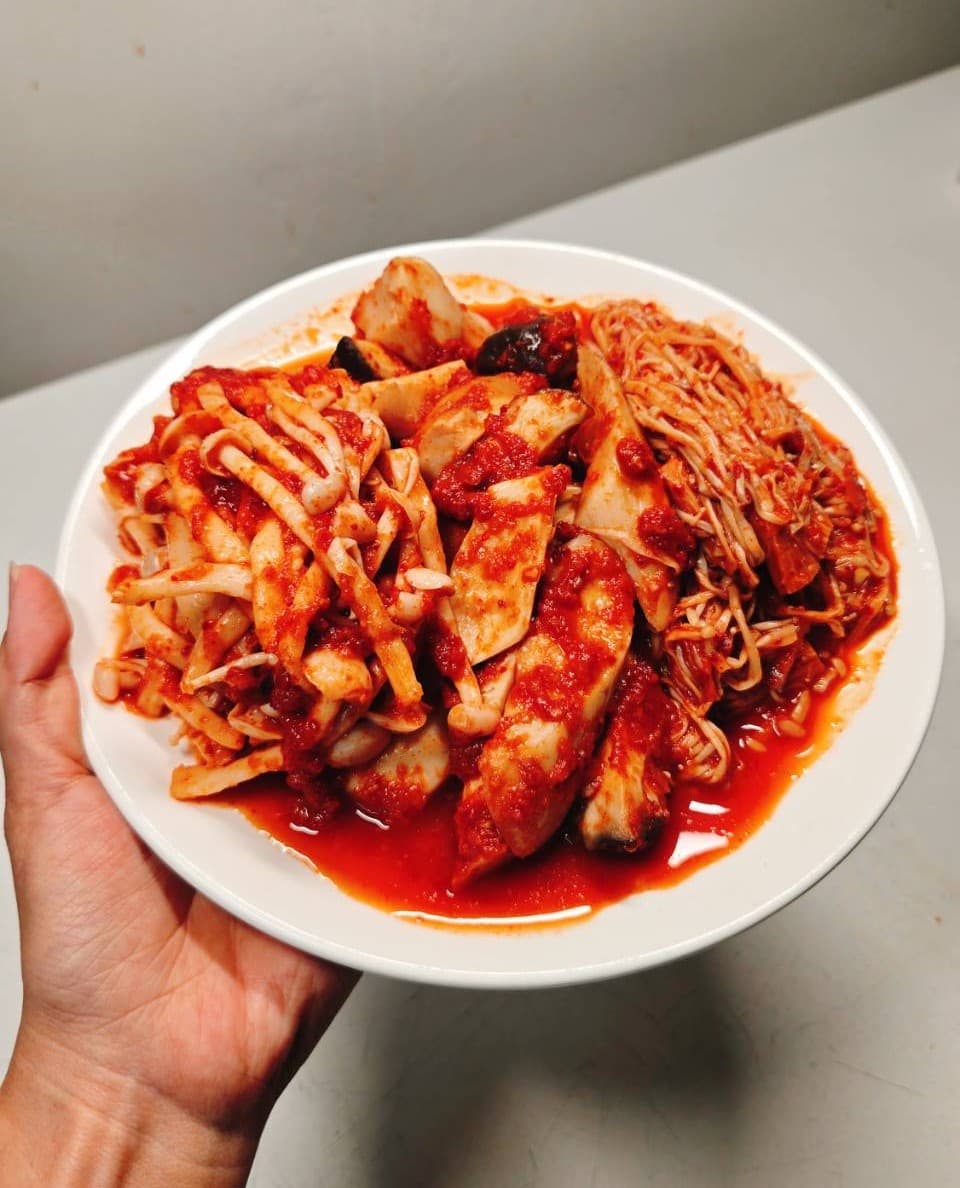 กิมจิ เห็ดรวม(ออรินจิ,เข็มทอง,ชิแมจิ) 